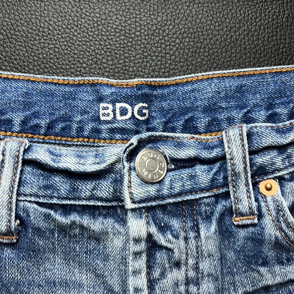 BDG TomGirl Distressed Shorts
Mid Rise, Button fly, Tom Girl - Picture 2 of 5